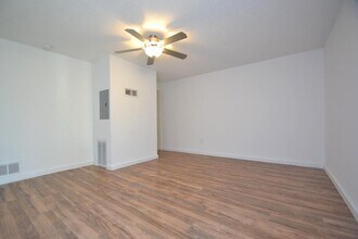 361 Locust St, Unit #4 in Valparaiso, IN - Building Photo - Building Photo