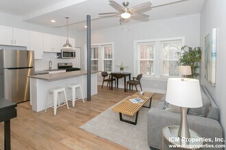 2121 N Sedgwick St, Unit 2107-2 in Chicago, IL - Foto de edificio - Building Photo