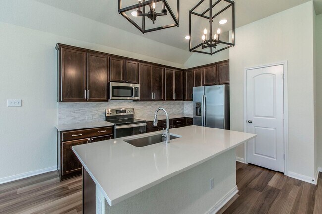 129 Cara Cir in Woodway, TX - Foto de edificio - Building Photo