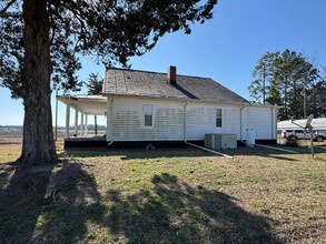 4926 Brothers Rd in La Grange, NC - Building Photo - Building Photo