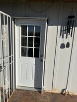 2205 Bridlewood Dr, Unit Studio in Las Vegas, NV - Building Photo