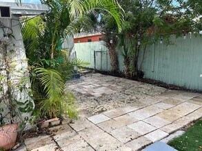 286 NW 57th St in Miami, FL - Building Photo - Building Photo