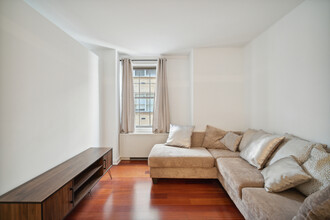 219 S 18th St, Unit 1105 in Philadelphia, PA - Foto de edificio - Building Photo