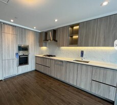 4720 Lougheed Hwy. in Burnaby, BC - Building Photo