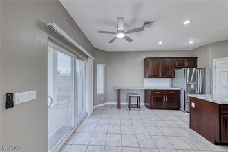 3608 Julia Waldene Ct in Las Vegas, NV - Foto de edificio - Building Photo