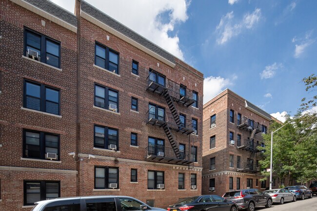 43-28 and 43-38 39th Place in Long Island City, NY - Building Photo - Building Photo