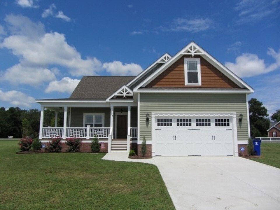 105 E Stargrass Cir in Goldsboro, NC - Building Photo