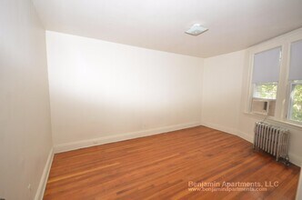1633 Commonwealth Ave, Unit 11 in Boston, MA - Building Photo - Building Photo