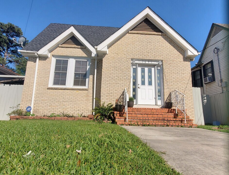 1631 S Rendon St in New Orleans, LA - Building Photo