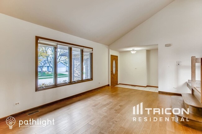 2479 Lakeside Dr in Aurora, IL - Building Photo - Building Photo
