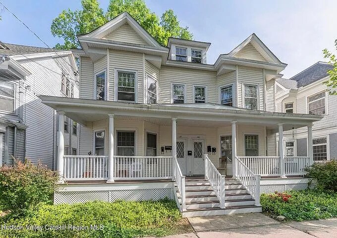 138-140-140 St James St in Kingston, NY - Building Photo