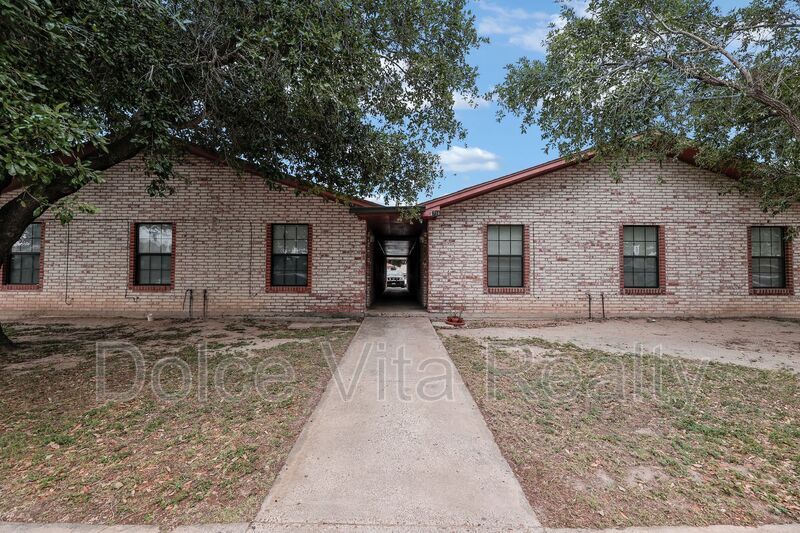2716 N 31st St in McAllen, TX - Building Photo