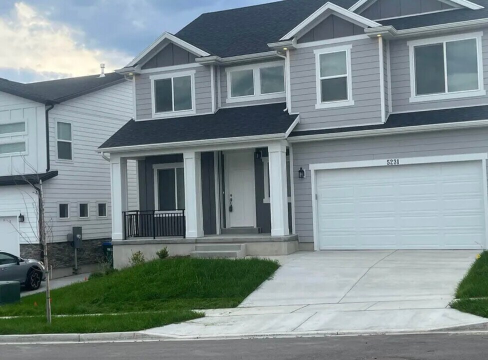 5231 N Silver Pne Ln in Lehi, UT - Building Photo