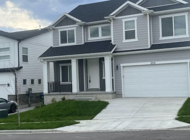 property at 5231 N Silver Pne Ln