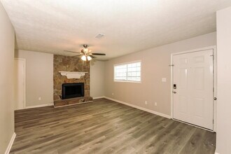 561 Carithers Rd in Lawrenceville, GA - Building Photo - Building Photo