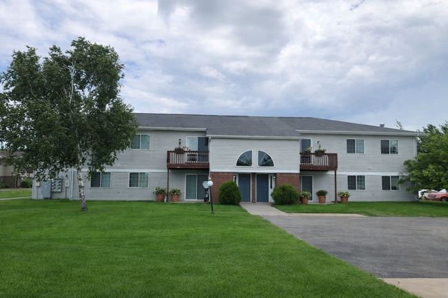 2409 Charlotte Ct in Antigo, WI - Building Photo - Building Photo