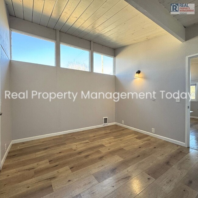 property at 105 114th St S