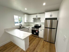 17268 Lahey St in Los Angeles, CA - Building Photo - Building Photo