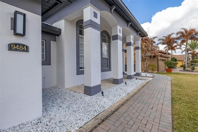 9484 Walnut Crest Dr in Orlando, FL - Building Photo - Building Photo