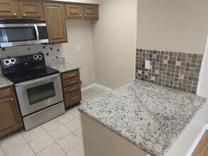 2101 Rainbow Dr in Arlington, TX - Building Photo - Building Photo