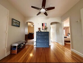 48 Hollis St in Newton, MA - Building Photo - Building Photo