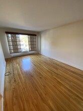 2840 De Carignan Av in Montréal, QC - Building Photo - Building Photo