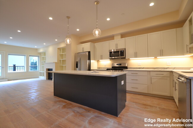 135 Tremont St, Unit 1