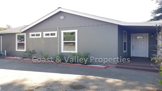 property at 1018 El Camino Real N
