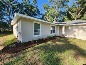 5617 NW 65th Pl in Ocala, FL - Building Photo - Building Photo