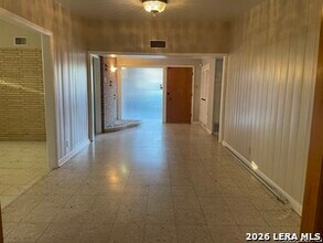 126 Clubhill in San Antonio, TX - Building Photo - Building Photo