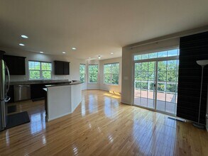 42292 Shoover Square in Chantilly, VA - Building Photo - Building Photo