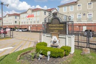 Wilcrest Garden Condominiums in Houston, TX - Building Photo - Building Photo