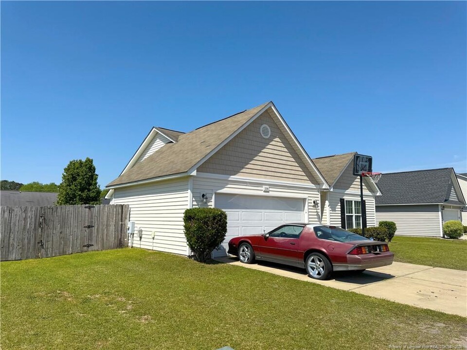 238 Roanoke Dr in Raeford, NC - Building Photo