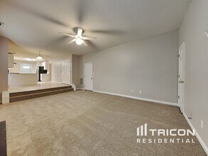 390 Cascade Rise Ct SW in Atlanta, GA - Building Photo - Building Photo