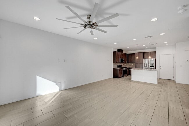 985 Via Lombardi in Henderson, NV - Building Photo - Building Photo