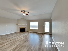 1319 Lake Forest Dr in Grand Prairie, TX - Building Photo - Building Photo