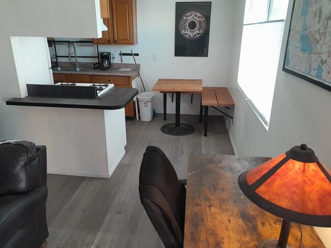 645 W Rice St, Unit 645 W Rice