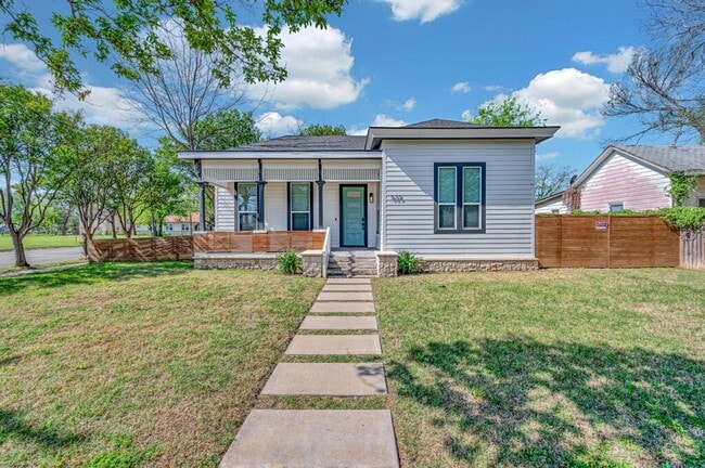 property at 525 S 10th St