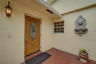 2403 SW 58th Manor in Fort Lauderdale, FL - Building Photo - Building Photo
