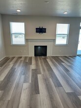 213 Royal Palm Dr in Moses Lake, WA - Building Photo - Building Photo