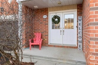 620 Braecreek Ave in Ottawa, ON - Building Photo - Building Photo