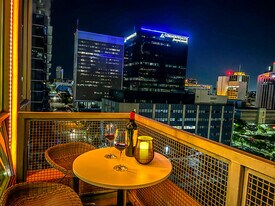 350 W Ash St, Unit 1009 in San Diego, CA - Building Photo