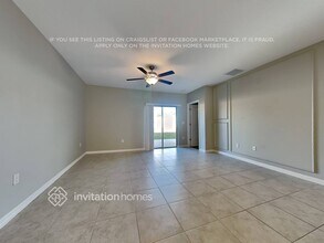 11908 MIracle Mile Dr in Riverview, FL - Building Photo - Building Photo