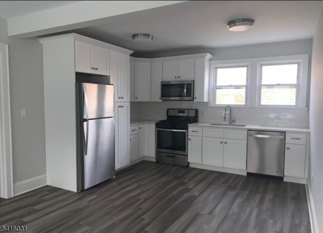 property at 52 Thomas St