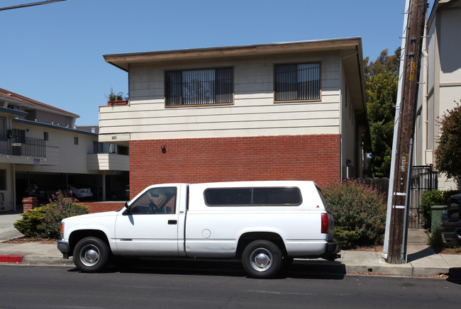 745 Elm St in San Carlos, CA - Foto de edificio - Building Photo