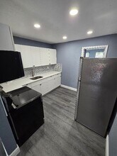 5802 NW 12th St in Sunrise, FL - Foto de edificio - Building Photo