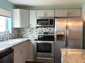 453 East Fort Union Blvd in Midvale, UT - Building Photo - Building Photo