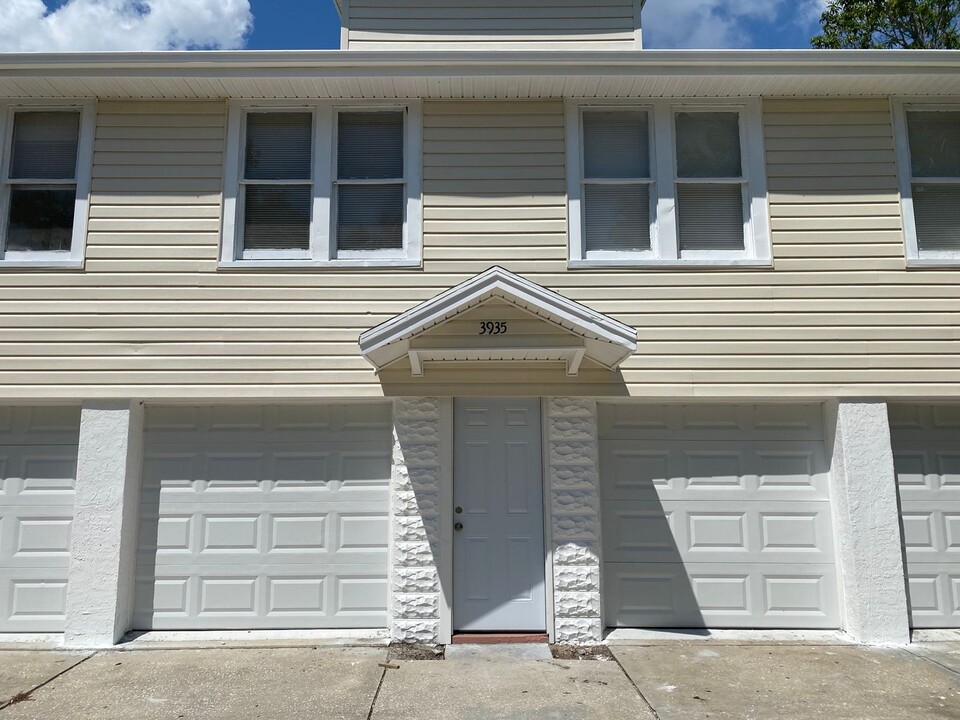 3935 18th Ave S in St. Petersburg, FL - Foto de edificio