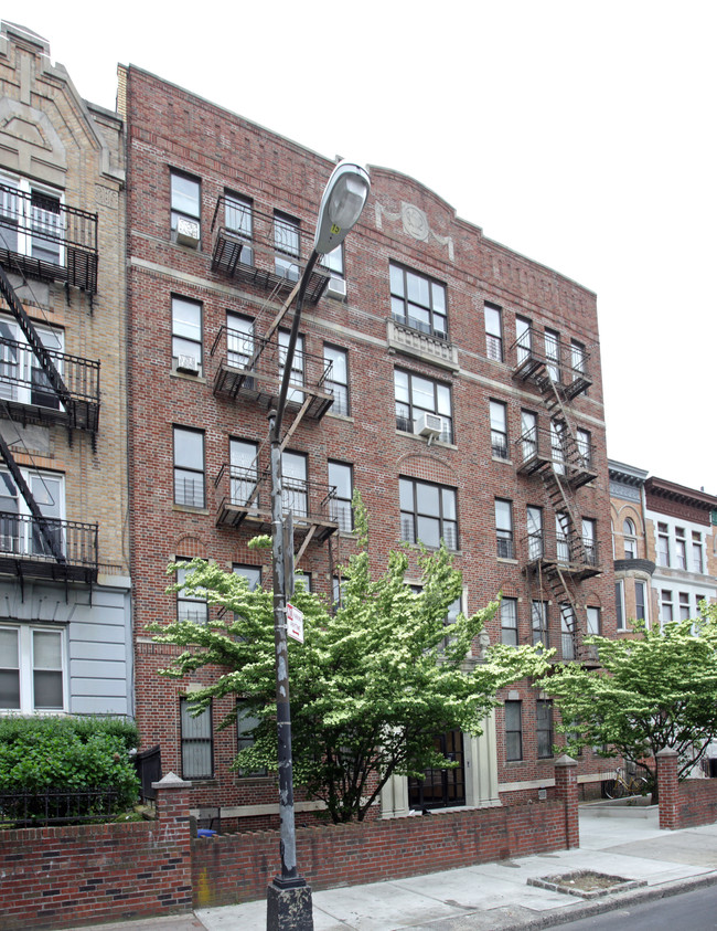 Arundel Hall in Brooklyn, NY - Building Photo - Building Photo