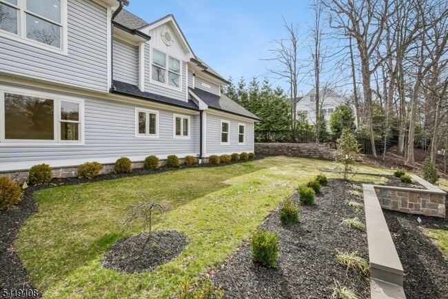 215 Summit Ave in Summit, NJ - Building Photo - Building Photo